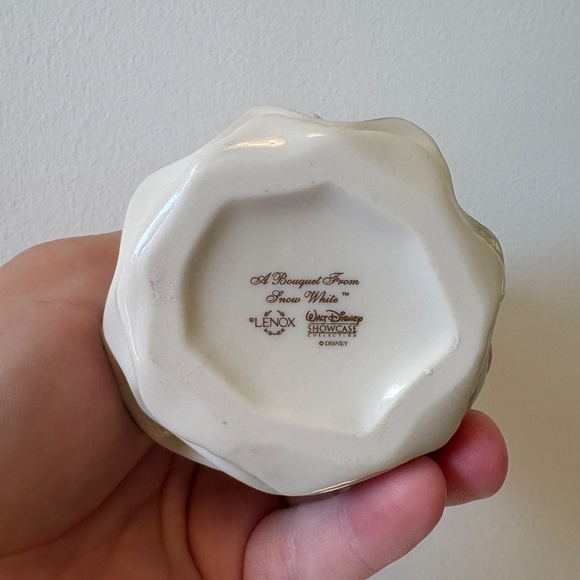 A Bouquet From Snow White(November) - Picture 3 of 3